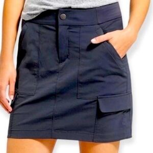 Athleta Trekkie Cargo Skort Skirt Size  0 Charcoal Gray Pockets Built In Shorts﻿